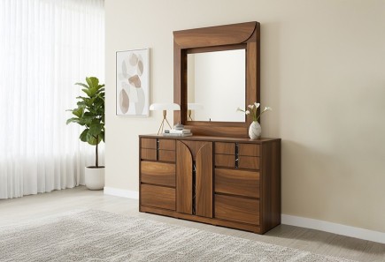 COMODA Y LUNA ZAGREB